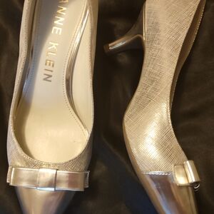 Anne Klein Textured Cream Heels with Bow